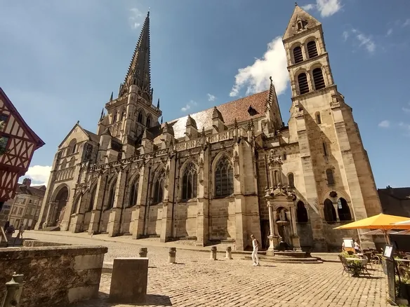 Autun  (71400)
